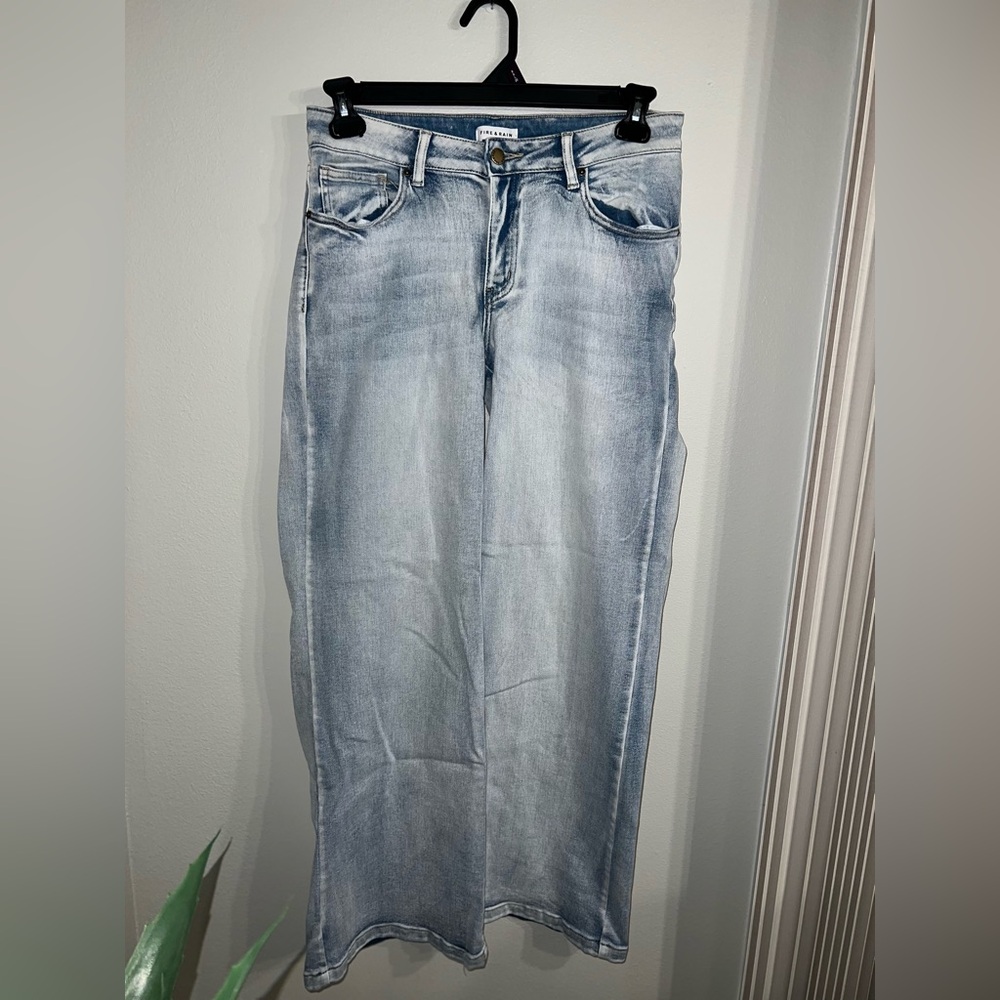 Forever 21 Light Wash Straight Leg Jeans